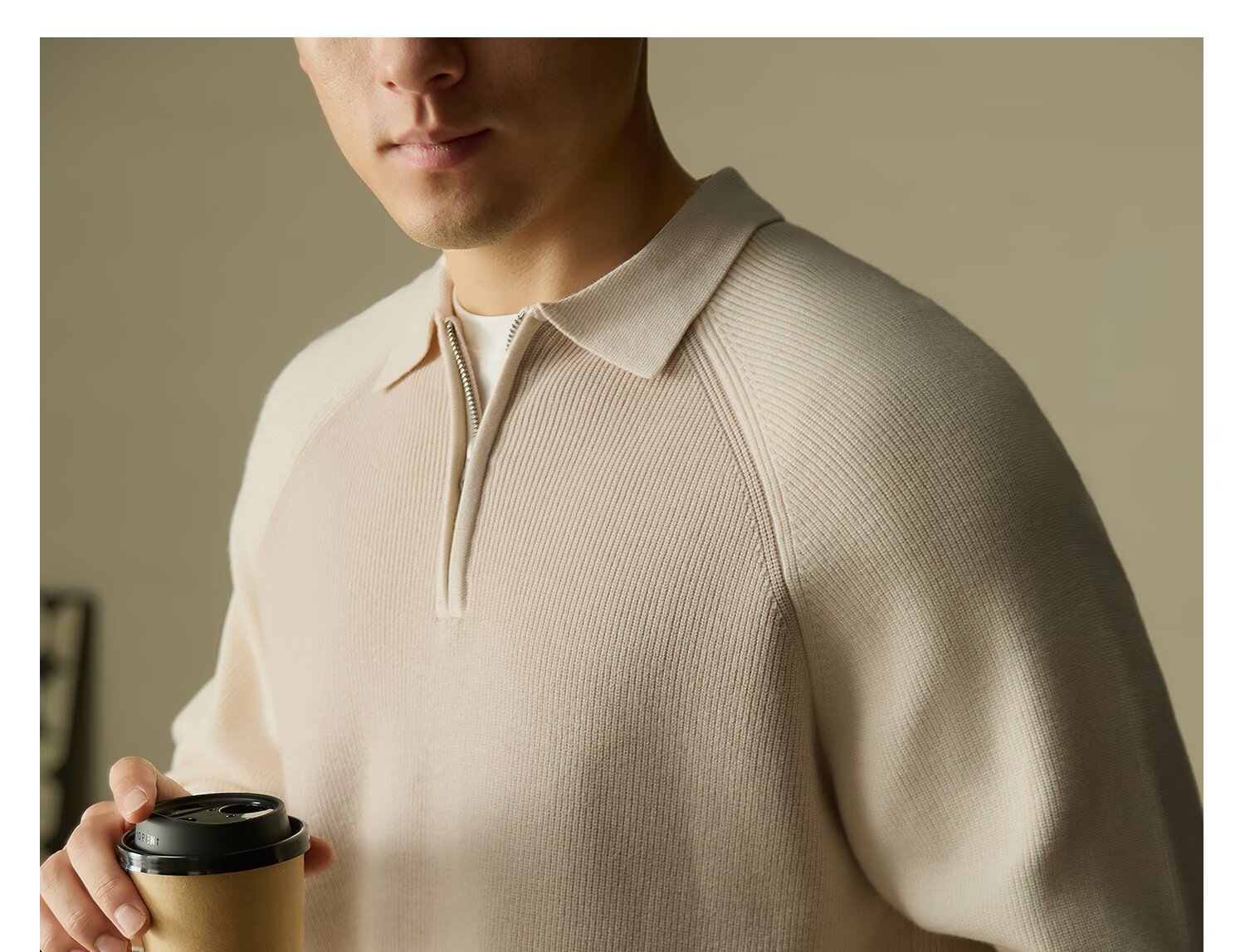 Maglione da uomo con collo a polo e mezza zip, vestibilità slim, maniche raglan, stile casual invernale, con bordi a contrasto_voghion.com