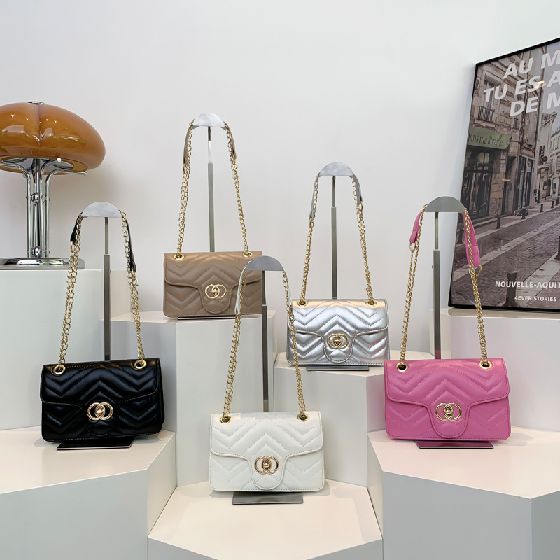 Bolsos de estilo extranjero para mujeres 2024 nuevo estilo bolso de cadena bordado bolso de estilo minimalista bolso de hombro bolso de moda