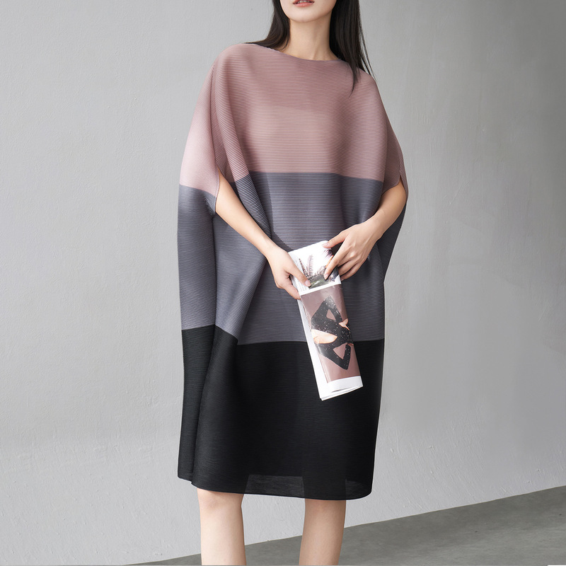 Miyake Color Matching Dress Women's 2025 Summer New Loose Large Size Fat mm Pregnant Women Belly-Covering Pleated Mid-Length Skirt