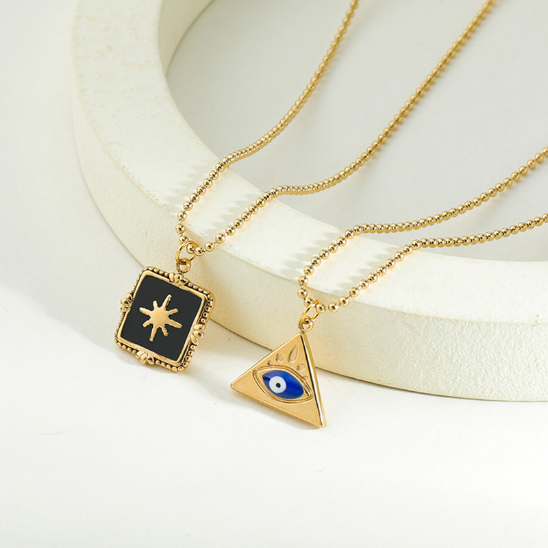 French Retro Fashion Dripping Oil Titanium Steel Compass Necklace Clavicle Chain display picture 4