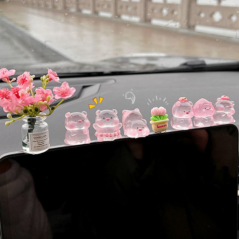 かわいい桃の子豚の車内のアクセサリーは2025の新型の自動車の中でコンソールを解凍して癒します。|undefined