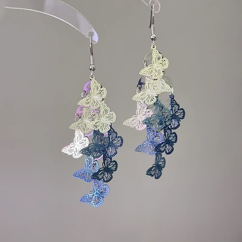 「鏡花蝶夢」清冷感銀青透かし彫り蝶イヤリング復古小衆ヴィンテージ霊動耳飾り女