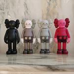 MAND KAWS 70 см опытный образец кукла сейчас в наличии