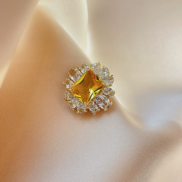 XX 0006 Zircon Brooch