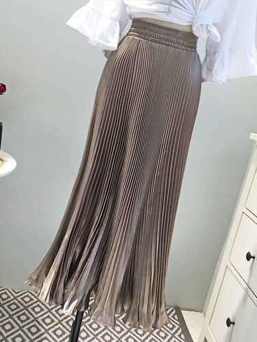 A 1-meter-long silk pleated fish-tail skirt for women, high-waisted medium-long dance skirt with a large umbrella-style hem, direct sale