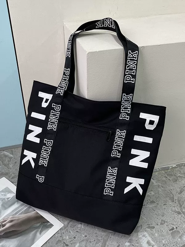 Fashionable capacious one-shoulder bag for traveling