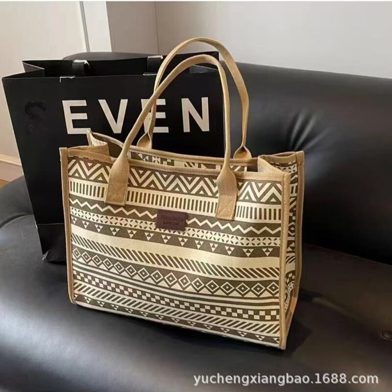 Large Capacity Canvas Tote Bag Women's Autumn and Winter New Leisure Commuter Portable Shopping Bag Lightweight Shoulder Mummy Bag Large Capacity Canvas Tote Bag Women's Autumn and Winter New Leisure Commuter Portable Shopping Bag Lightweight Shoulder Mummy Bag