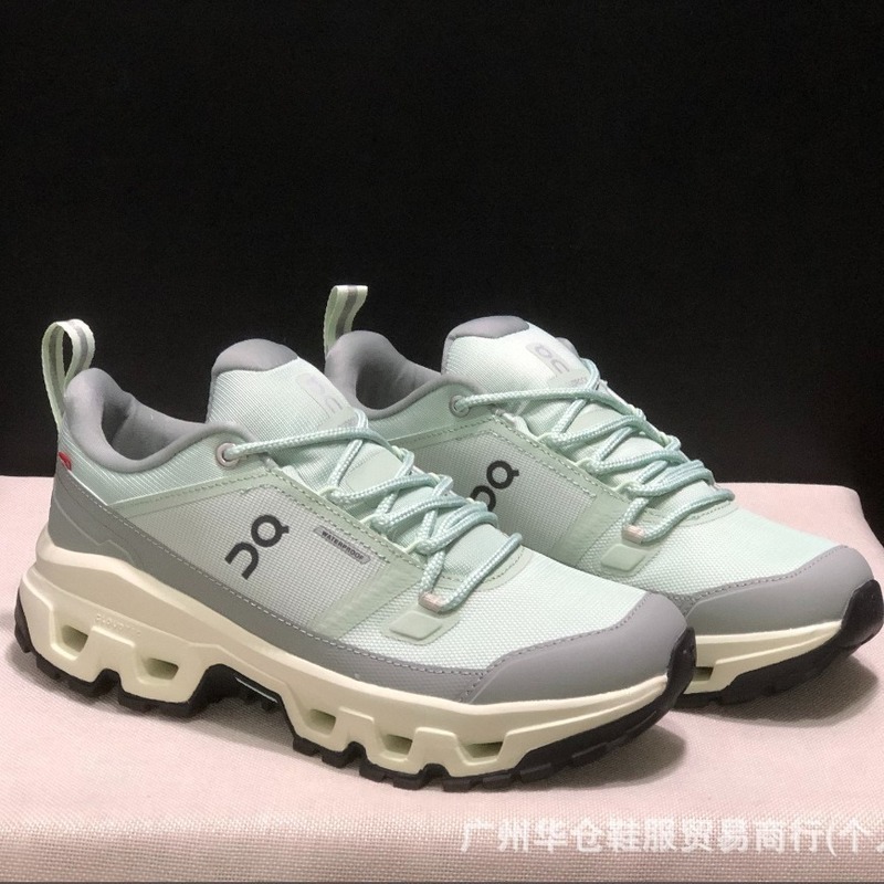 On CloudrockLow WP2025 春夏新作 メンズ レディース スポーツシューズ 撥水 ローカット ハイキングシューズ|undefined