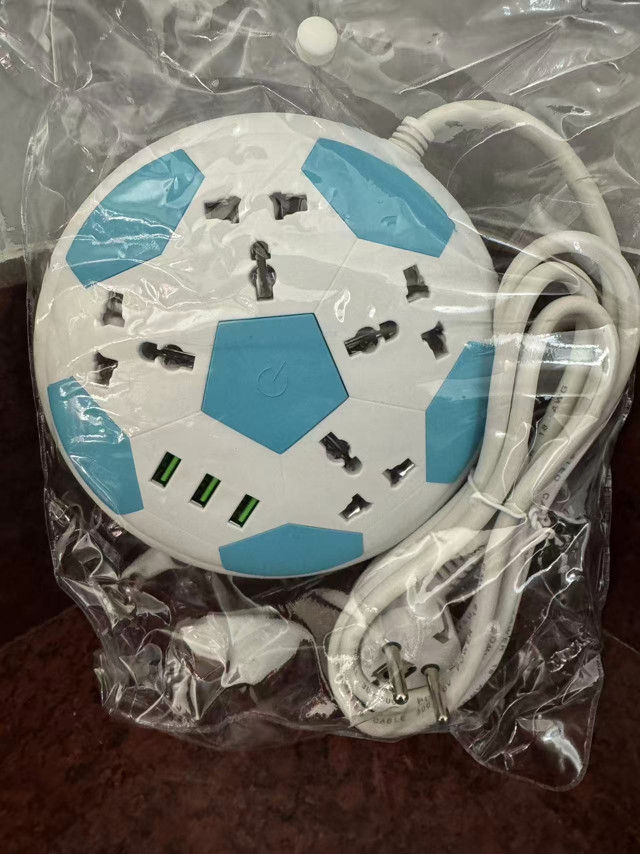 Fábrica directa de exportación de fútbol comercio exterior de alta potencia placa de conexión de conexión multi-interruptor 3USB enchufe de fila estándar estadounidense