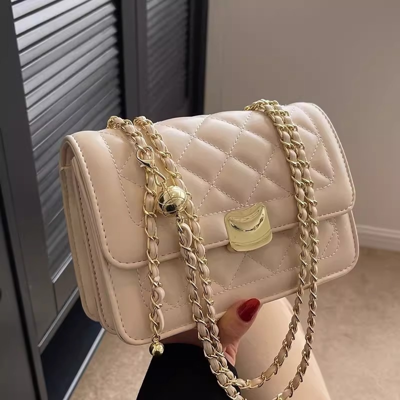 Borsa a tracolla trapuntata con catena per donna autunno_voghion.com