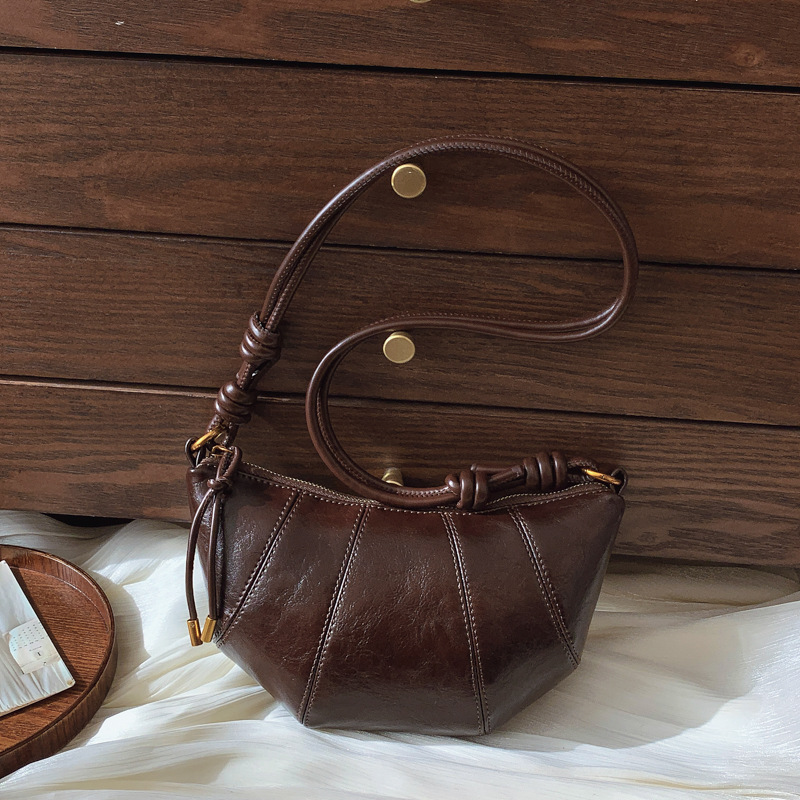 빈티지 캐주얼 만두 백 여성의 2024 새로운 가을 패션 올 매치 숄더 백 니치 패션 올 매치 크로스 바디 백