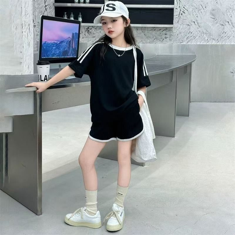 Trajes para niños y niñas verano 2025 nuevo estilo estilo occidental, pantalones cortos de manga corta para estudiantes universitarios, traje casual de verano de dos piezas