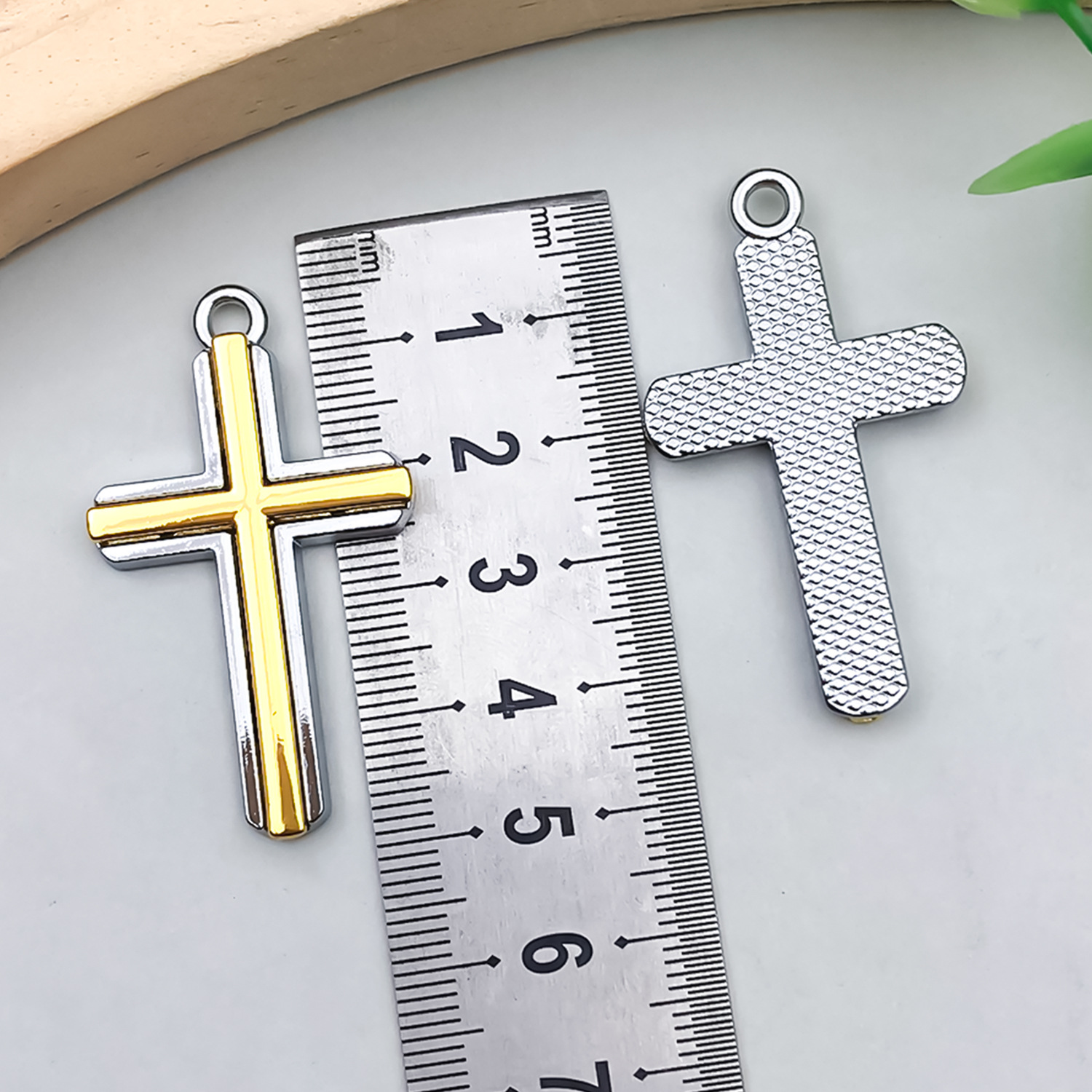 1 yellow white k punk hip hop cross 44x26mm-8.7g-22362