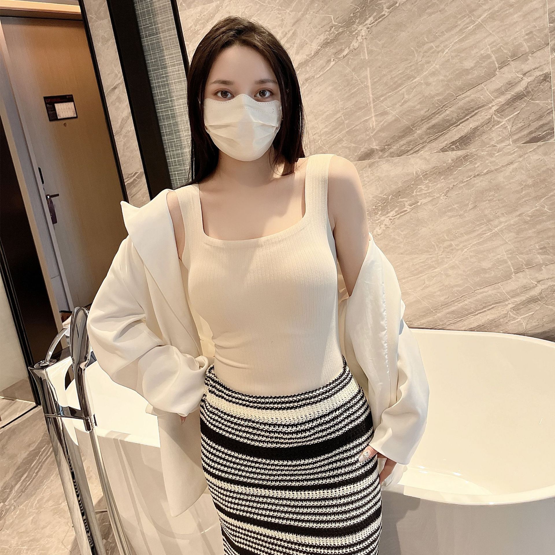 Sujetador térmico de otoño e invierno con almohadillas en el pecho, no es necesario usar ropa interior, cómodo, agradable para la piel, sin costuras, chaleco con capa base térmica que retiene el calor para mujer