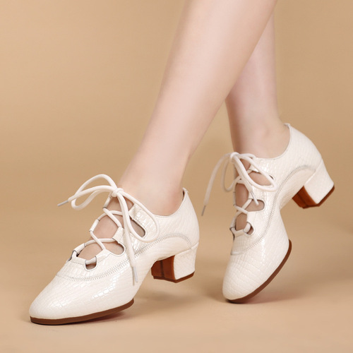 Dance handkerchief new women's Latin dance shoes square dance shoes sailor dance jitterbug ballroom dance stone pattern summer
