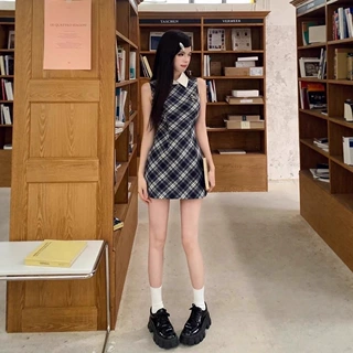 色织格带胸针无袖连衣裙子女收腰气质设计感纯欲风polo领短裙夏季