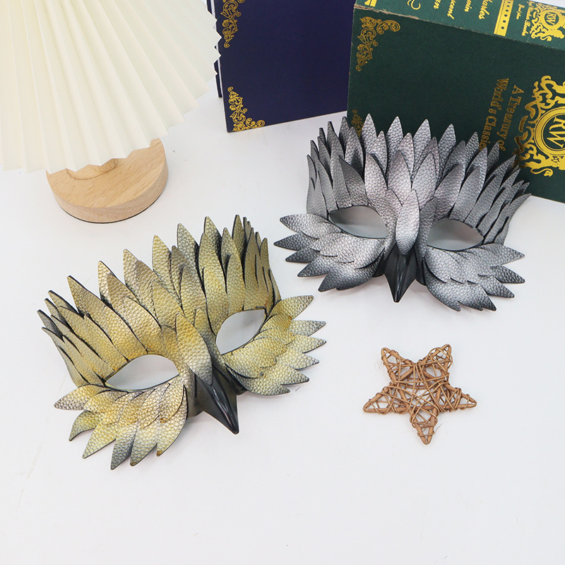 Ventas transfronterizas calientes de alta calidad pico plumas máscaras de mitad de cara búho máscaras Halloween party cos accesorios de vestuario