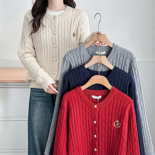 2024 autumn twist sweater coat plus size women's embroidered long sleeve temperament crew neck fat sister knitted cardigan 4068