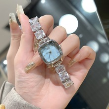 �߼����ʯ����p��С��������r��Ů������ʯӢ�ֱ���ˮֱ�����l