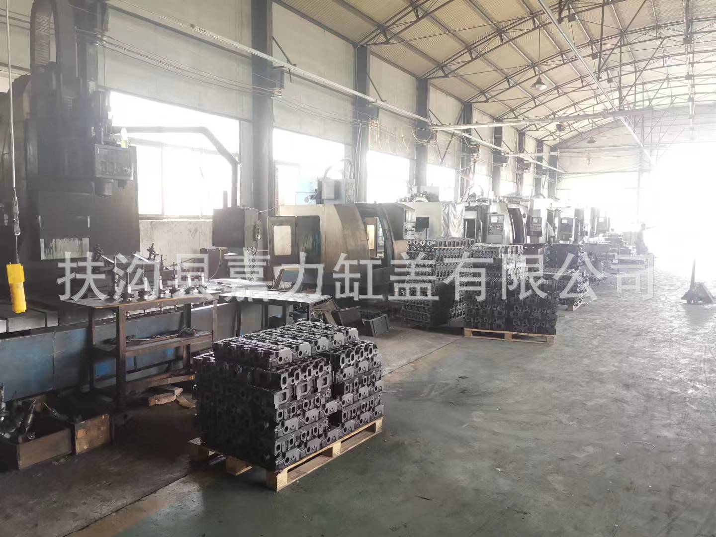 Factory direct diesel engine cylinder head assembly D902 three-cylinder cast iron cylinder head assembly D902