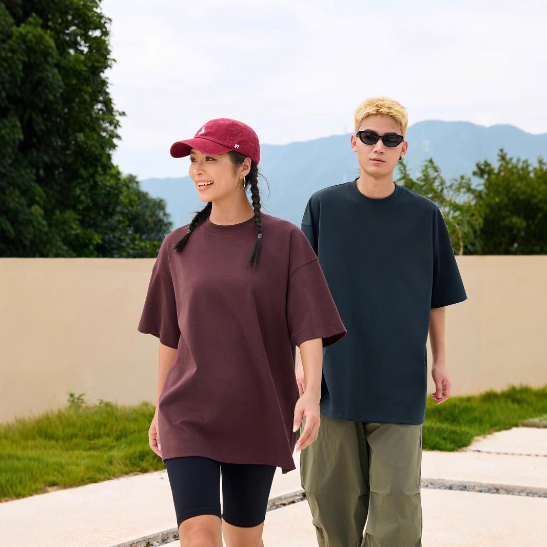 Marca de primavera y verano pesada 240G algodón de hielo de color sólido cuello redondo de manga corta para hombres coreanos simples diarios versátiles camiseta de media manga