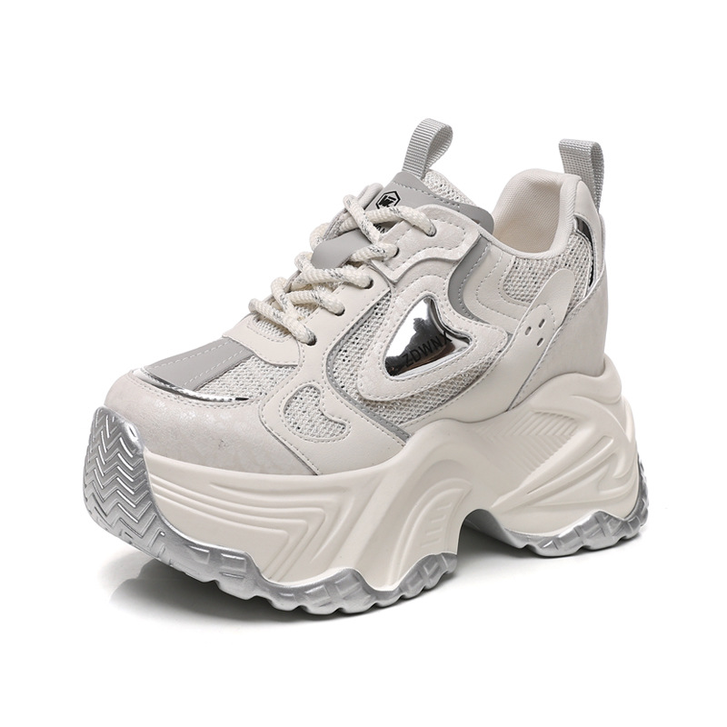 Giày sneaker nữ đế dày độn cao bên trong dáng nhỏ — Màu be