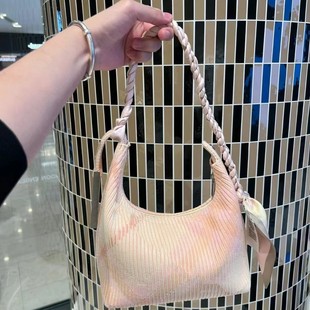 �F؛���l�͌�Ů�����|�����Sֱ�I����Ҹ�°��μ��б����͌�Ů��
