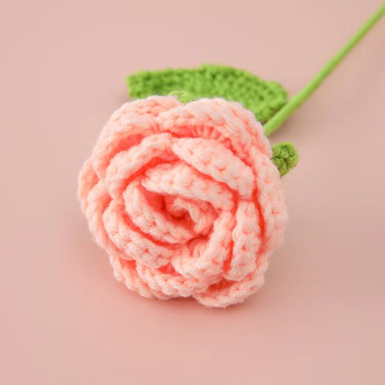 教師の日のプレゼントヒマワリの毛糸の花の手作りの毛糸のメリヤスは花の教師の日の花束の完成品をシミュレーションします。|undefined