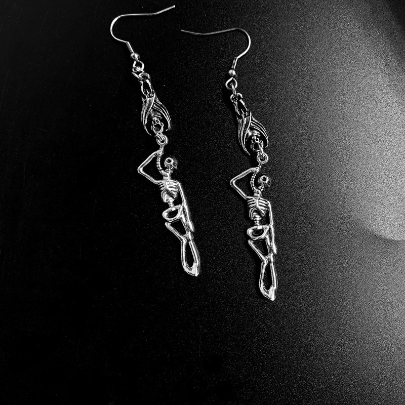 15g Weight Alloy Ear Needle Material Drop Earrings Classification 1 Pair Quantity Holiday, Daily Occasion Alloy Material Halloween Festival Heart Shape, Butterfly, Skull Pattern Women's Gender Hip-Hop Style 1 Pair Halloween Hip-Hop Heart Shape Butterfly Skull Alloy Drop Earrings 7