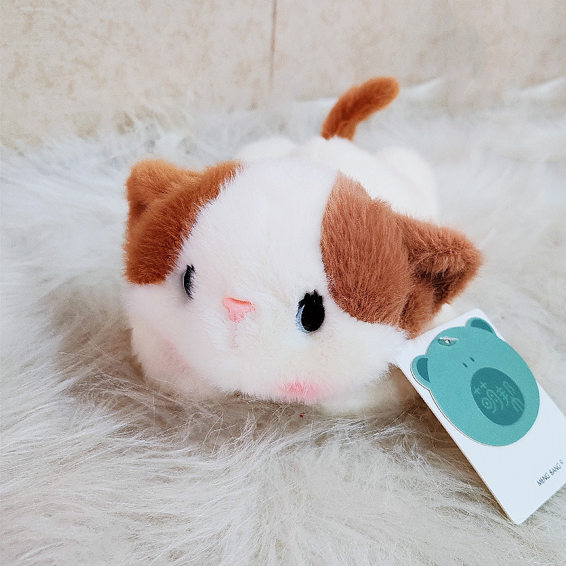 Linda mesa de puff de leche con adornos de muñecas, juguetes de peluche con muñecas, pequeños perros de leche, gatos de leche, regalos de cumpleaños para niños