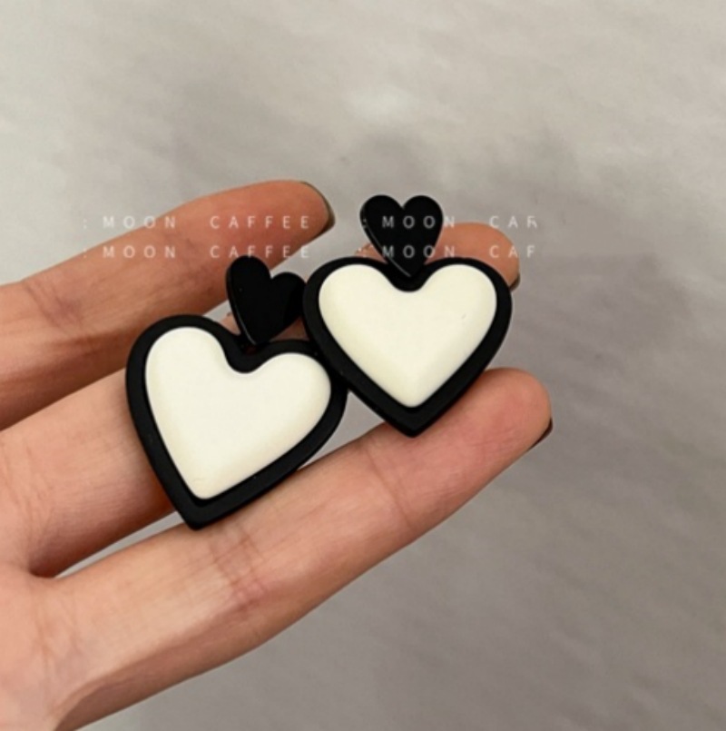 White elegant retro matte earrings heart-shaped