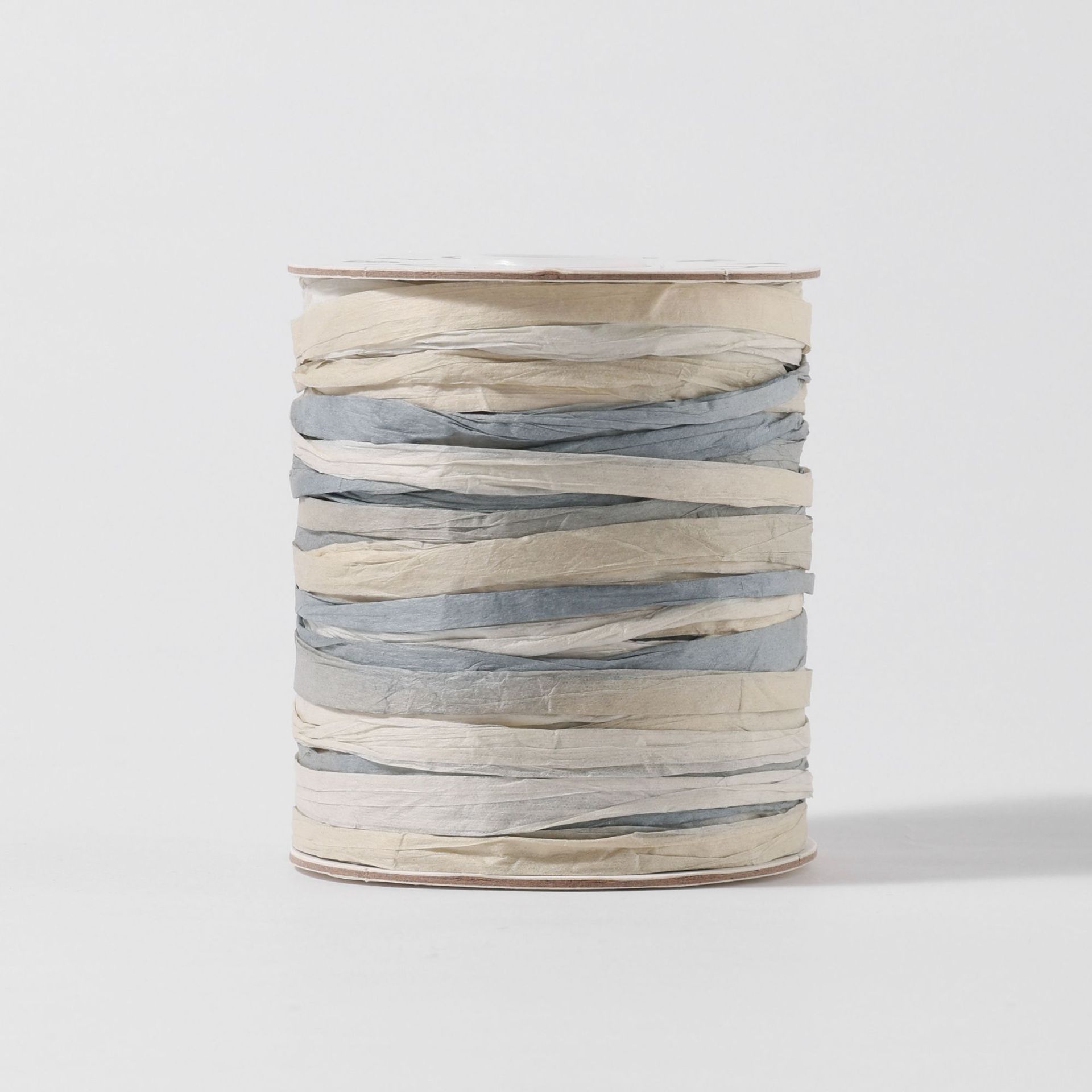 회색과 흰색으로 염색된 두안