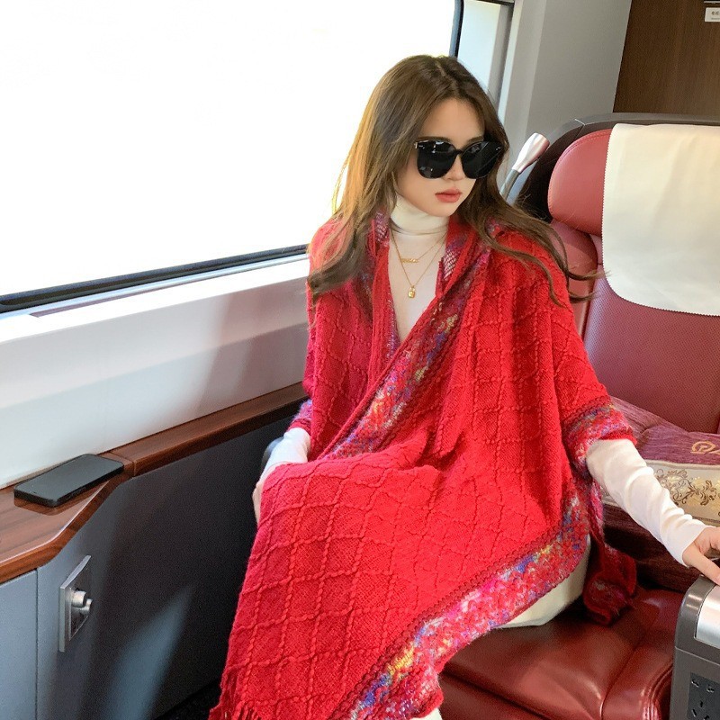 新款民族风披肩云南旅游穿搭时尚百搭围巾连帽套头针织披风斗篷