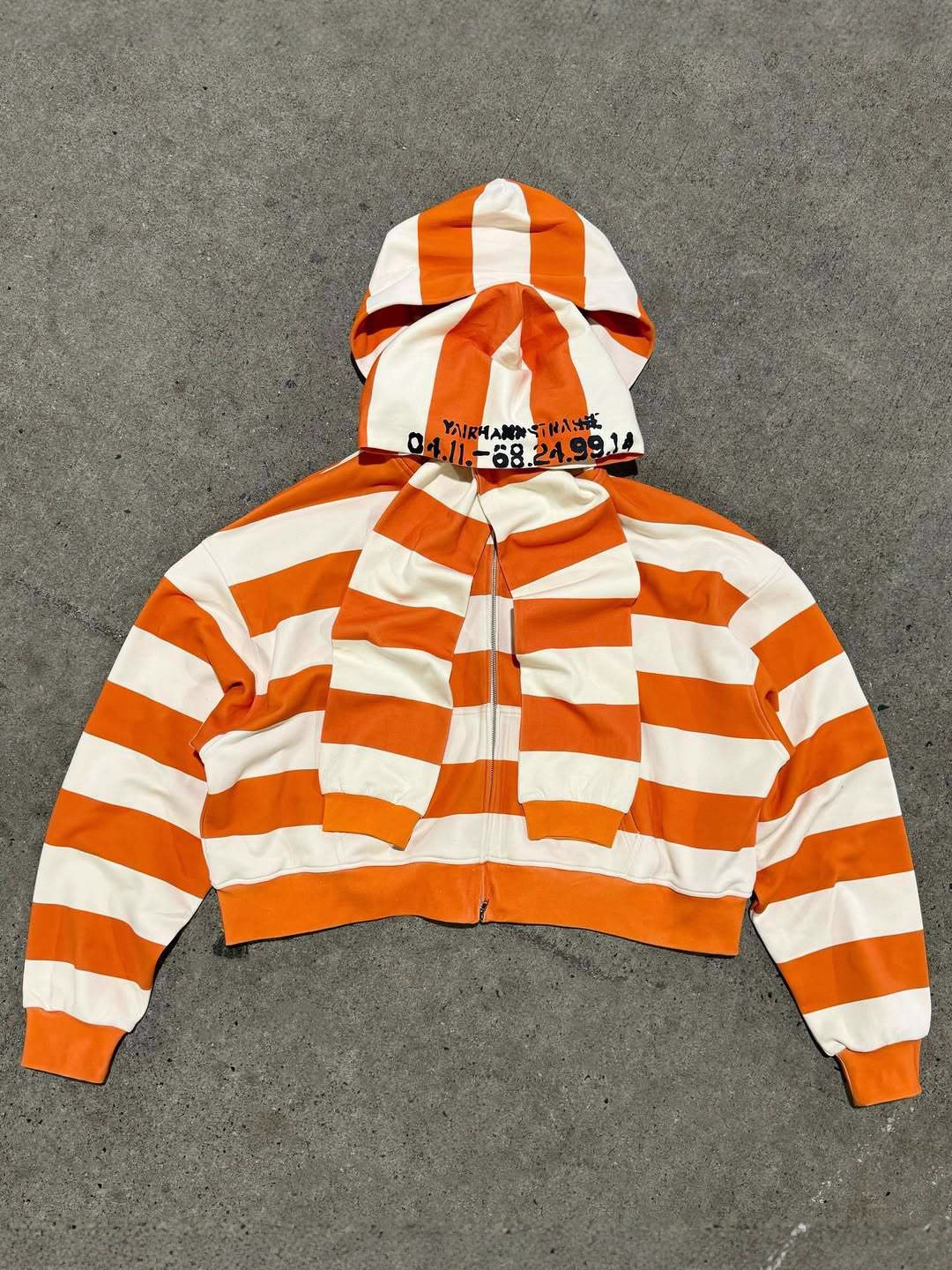 Kişi üçün zipli boz hoodie, yüngül casual svitşot