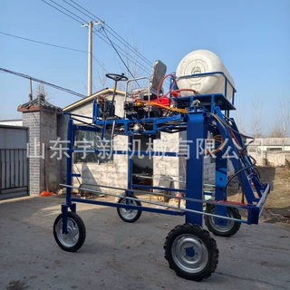 三轮自走折叠杆打药机高架乘坐式打药车 四轮柴油玉米撒药机