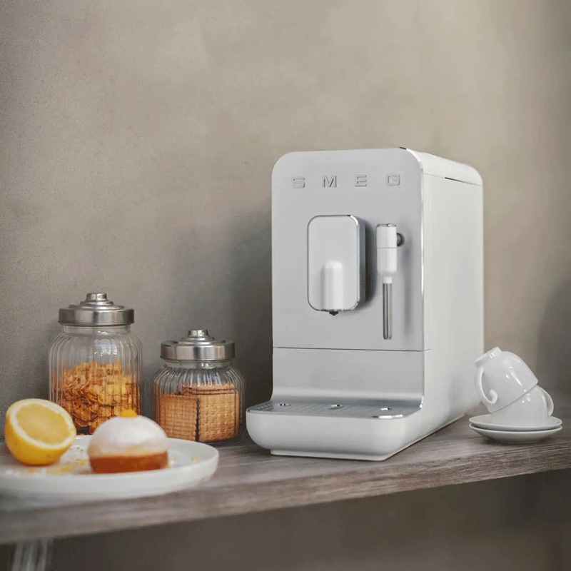SMEG/SMEG BCC02 Fully Automatic Home Use Italian Coffee Machine, Small Milk Frother, Latte Art, and Grinder All-in-One Machine SMEG/SMEG BCC02 Fully Automatic Home Use Italian Coffee Machine, Small Milk Frother, Latte Art, and Grinder All-in-One Machine