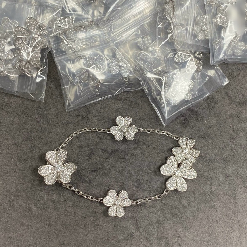 V Gold Plated Mi Gold Clover Full Diamond Bracelet Handmade Inlaid Shiny High-grade Light Luxury Five-petal Lucky Grass Bracelet V Gold Plated Mi Gold Clover Full Diamond Bracelet Handmade Inlaid Shiny High-grade Light Luxury Five-petal Lucky Grass Bracelet