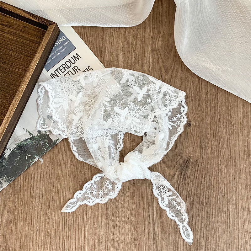 Toalla triangular de encaje francés Cortina de falda con correa de estilo pastoral Protector solar dulce Toalla de cintura de malla transpirable Cortina de pedo Accesorios de doble uso