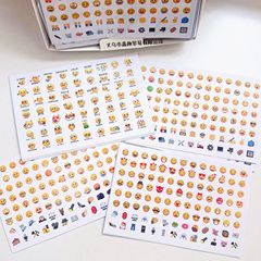 人気の小さな鼻と小さな黄色い豆の絵文字ステッカー、ミニチュアステッカー、子供のおもちゃ、漫画の汗をかいた白目ステッカー