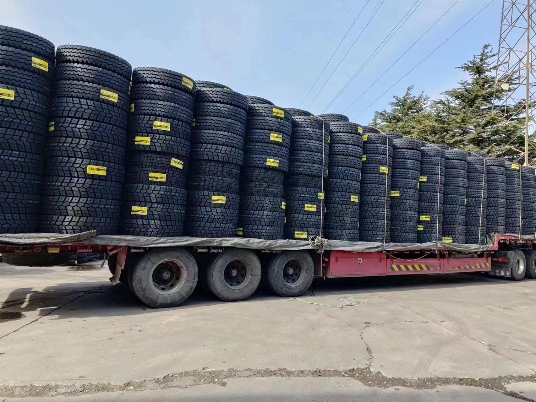半挂车拖车轮胎12R22.5 卡车货车真空汽车轮胎 耐高温 耐磨损 耐