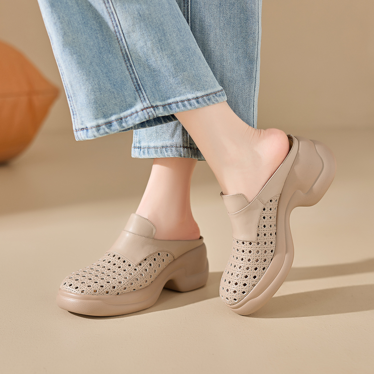 Sandal cao gót nữ mũi hở đế dày 6,5 cm — màu trắng ngà