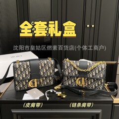 女性用バッグ 2025 新しいモンテーニュ保護内部化粧品袋収納ライナーバッグ中型バッグカジュアル多用途大容量