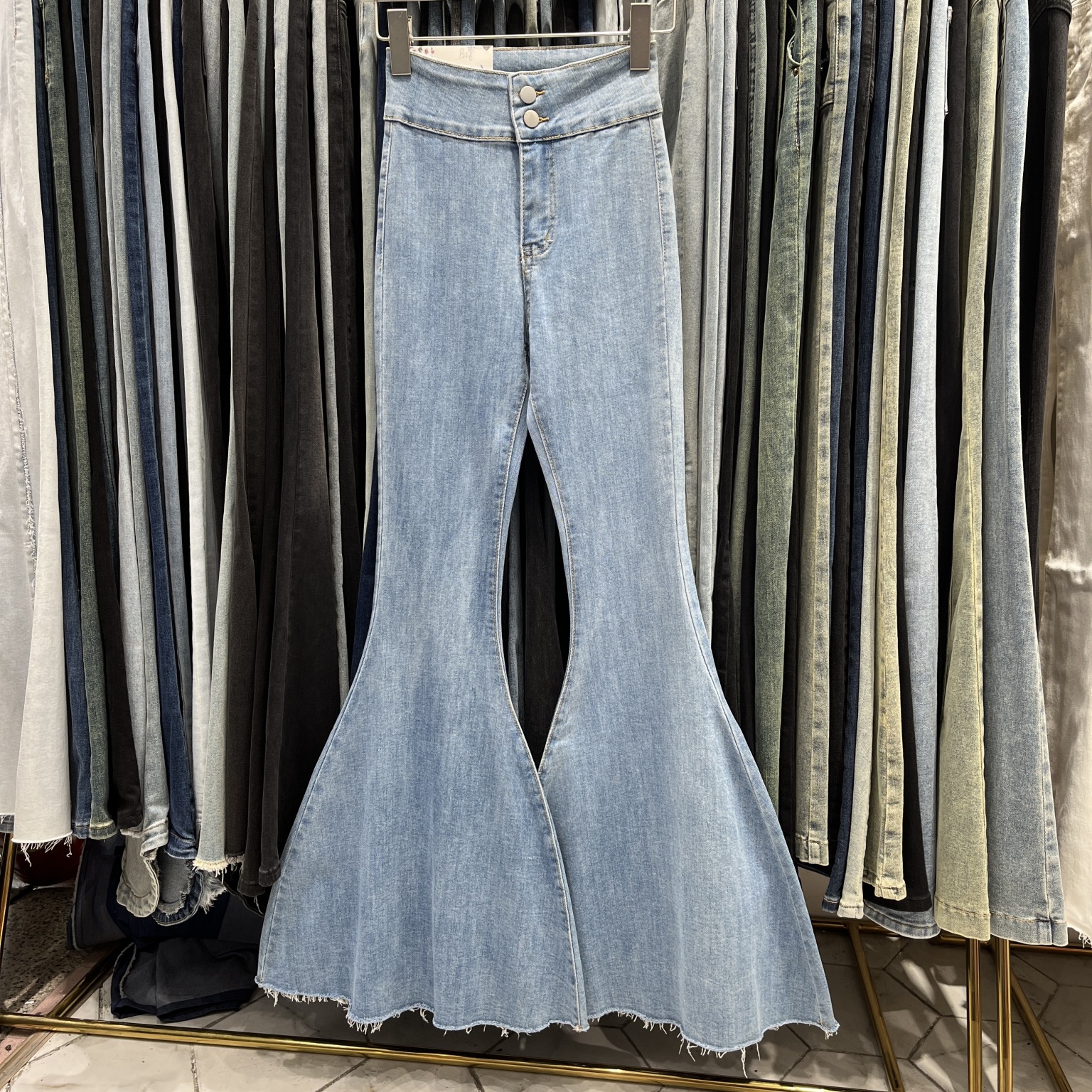 Femmes Du Quotidien Vêtement De Rue Couleur Unie Toute La Longueur Pantalon Évasé Jeans display picture 12