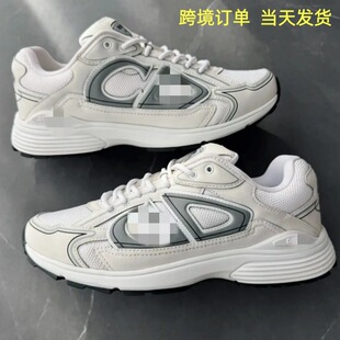 �羳���Q�W��վ���N��D���ϵ��W����Ьb30��Ů�����e�r���\��Ь