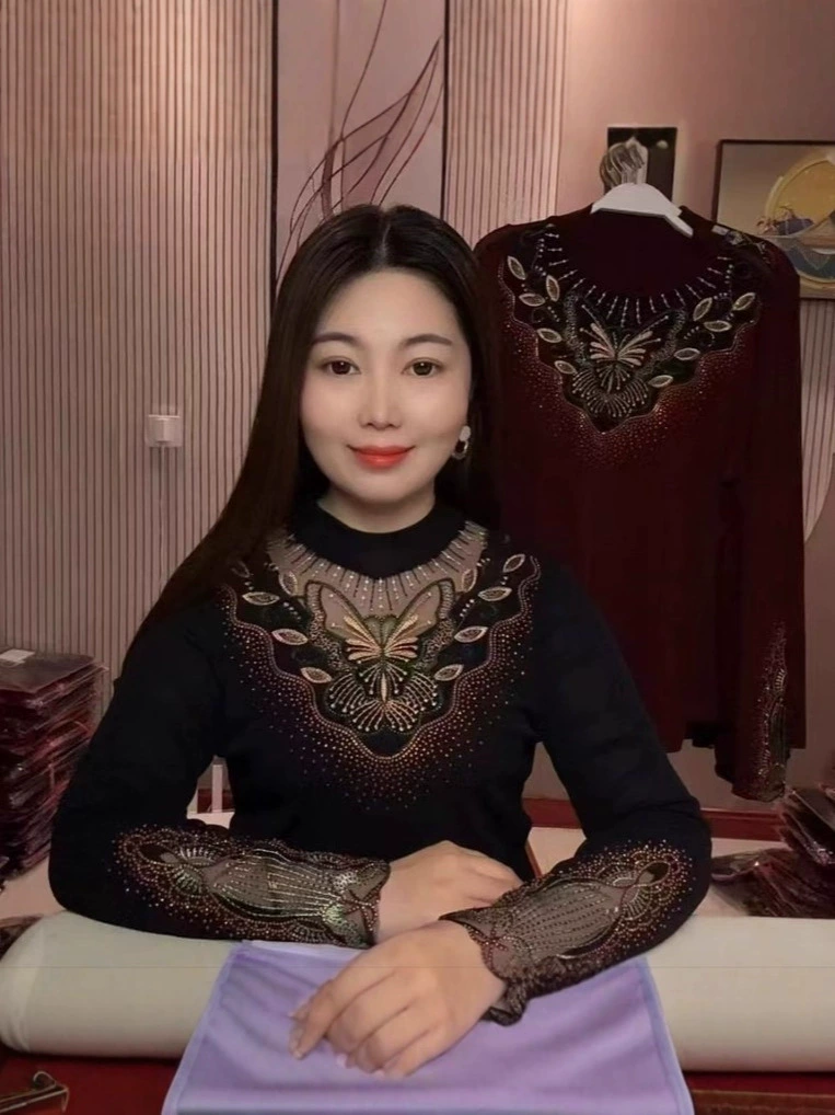 Велюровая толстовка с кружевом для женщин 2025 осень-зима новая мода half turtleneck цветочная бабочка кружево полый дизайн рубашка