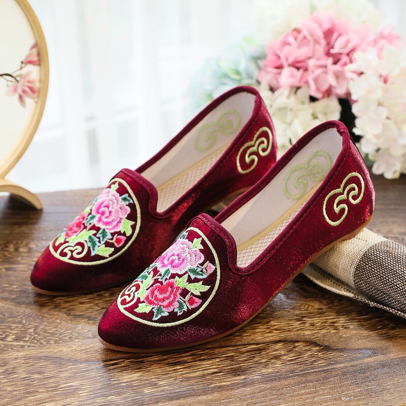 Pointed Toe Shoes single-layer shoes bright silk cloth dance shoes cheongsam shoes ancient style mother shoes embroidered cloth shoes women's shoes