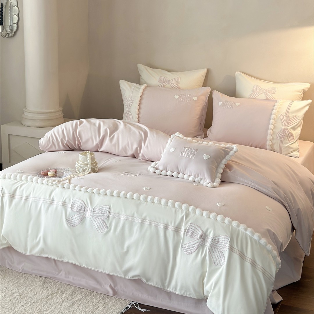 Macalong Girl's Heart Bow Embroidery Warm Bedding Bedding Bedding Super Cloud Layer Cotton Sanding Four-piece Home Textile