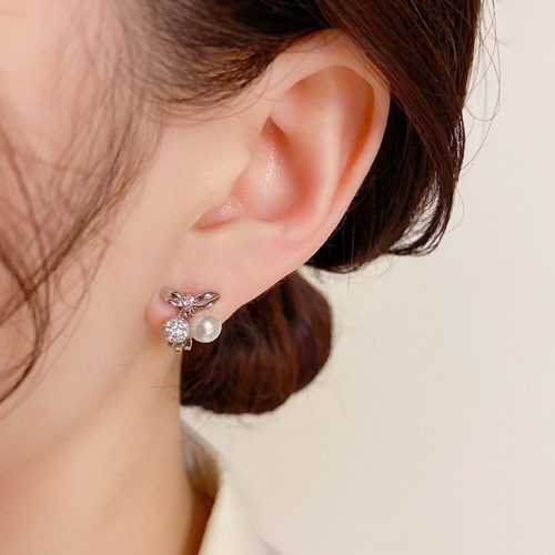 Diamond Pearl Cherry Ear Clips for Women, No Earring Hole Cute Japanese School Girl Sweet Retro High-End Style Earrings for Women