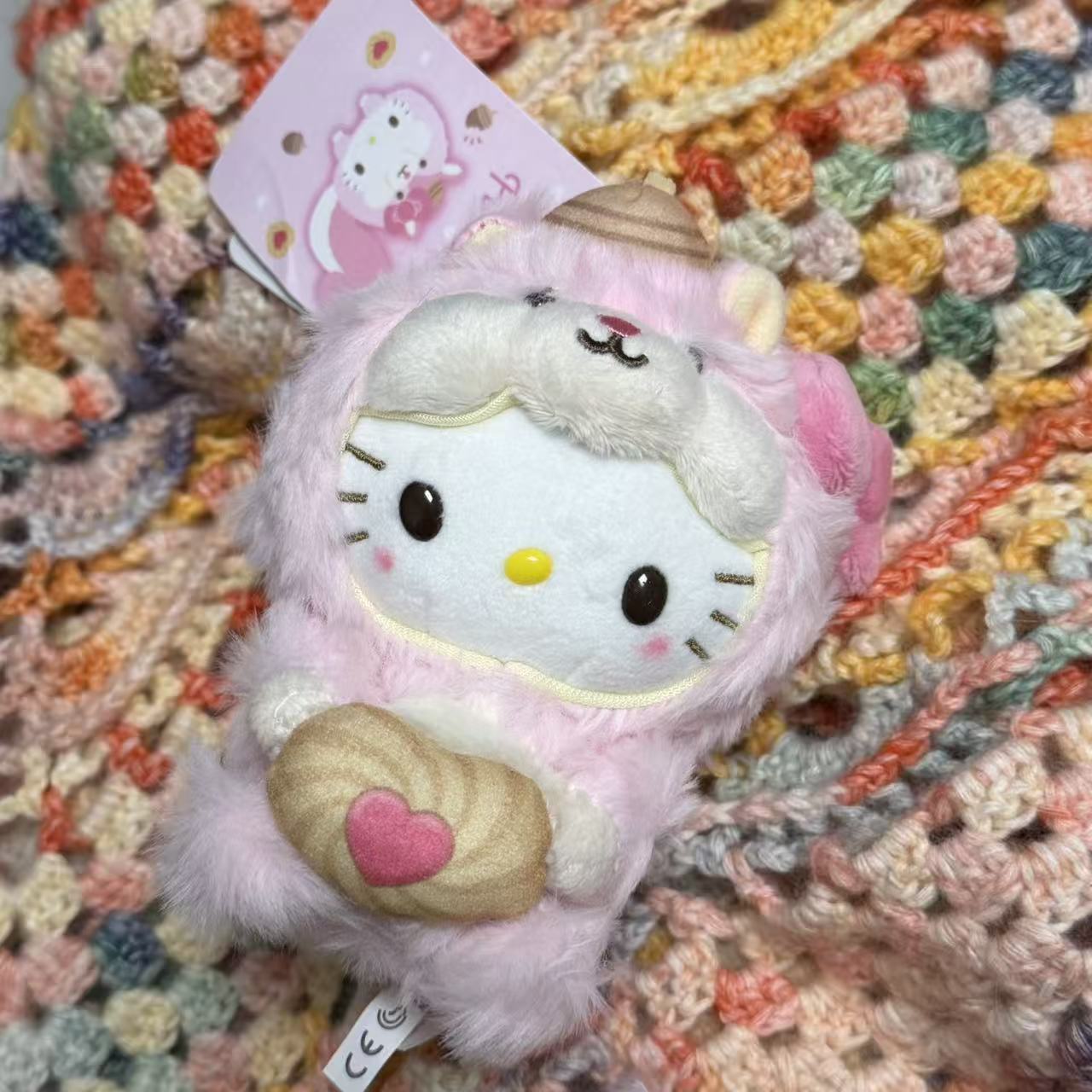 黒麦わら帽子キティ帽子ベビーペンダントラブバックル人形人形かわいいヘップバーンスタイルペンダントキーホルダー