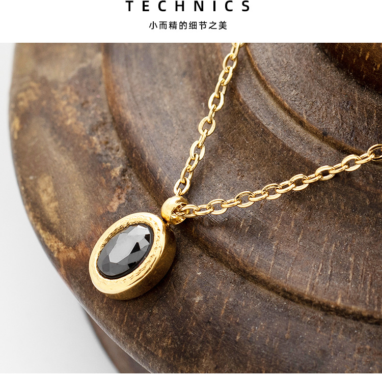 Geometric Pattern Women'S Gender Vintage Emerald Zircon Titanium Steel Oval Geometric Clavicle Chain